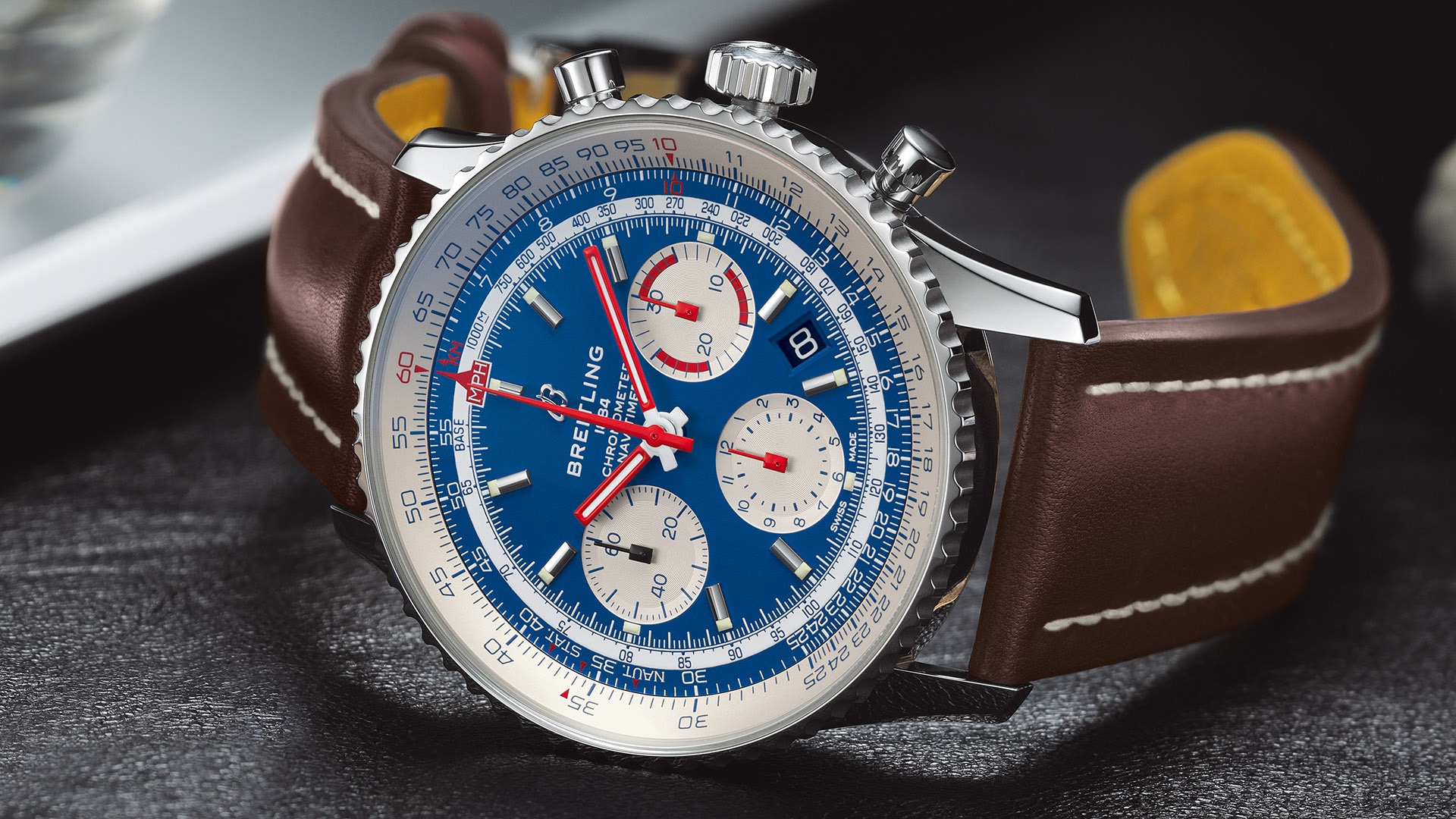 Breitling annonce la Replique Montre Navitimer B01 Chronograph 43 American Airlines en édition limitée